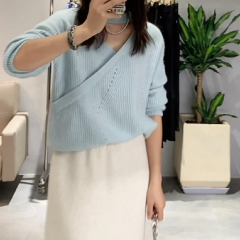 新年糖果色V领挂脖针织毛衣秋冬女装