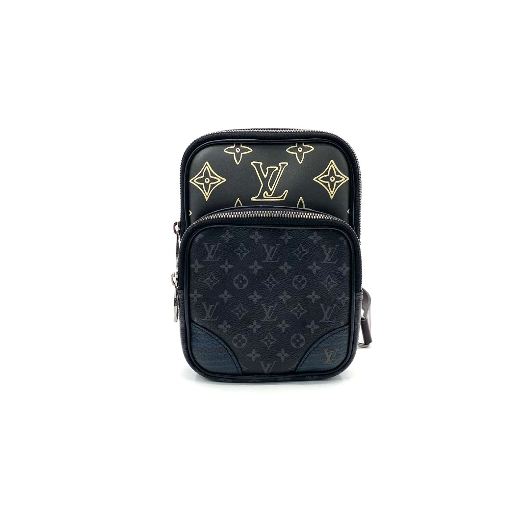95新 LouisVuitton/路易威登 98新限量涂鸦双拉链胸包 尺寸15/21