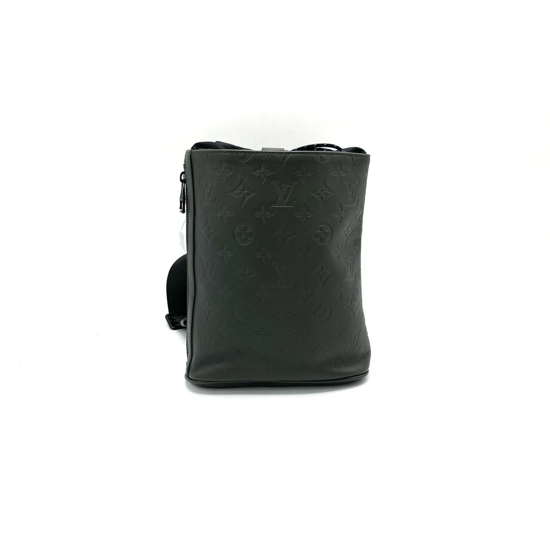 99新 LouisVuitton/路易威登 军绿全皮压花抽绳单肩包 尺寸20/24