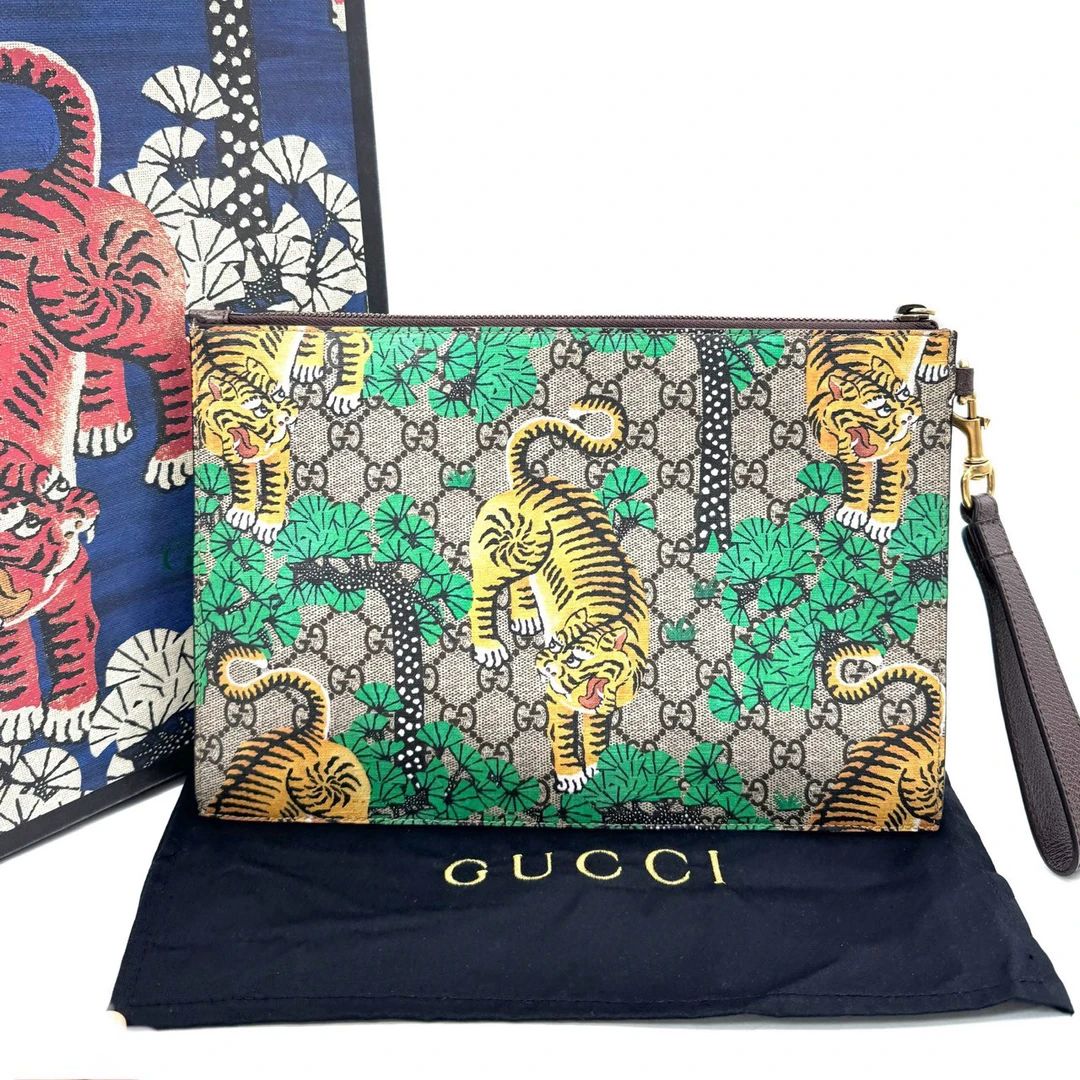 99新 GUCCI/古驰 孟加拉虎印花手拿包 尺寸30/20