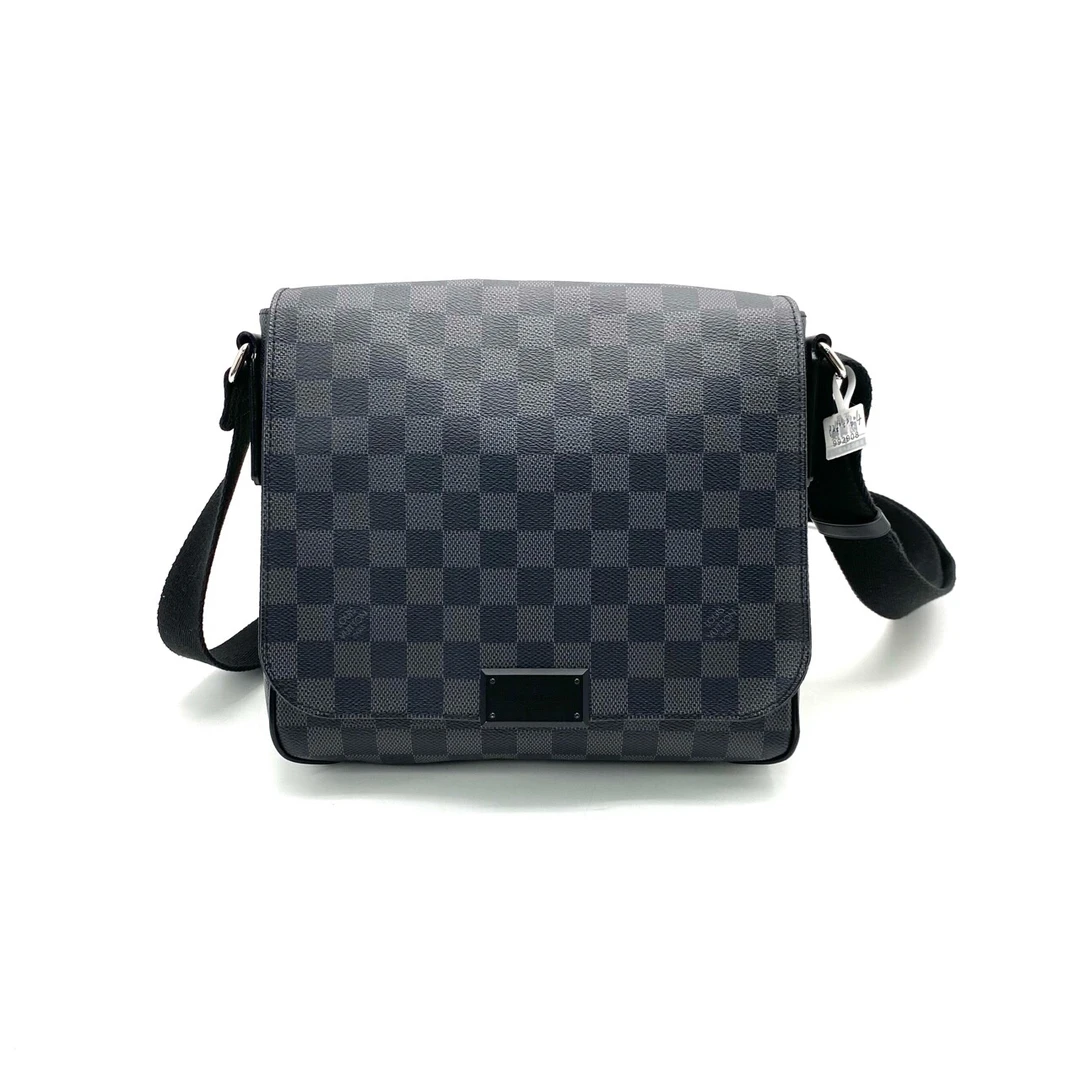 95新 LouisVuitton/路易威登 黑棋盘格翻盖邮差包 尺寸24/21