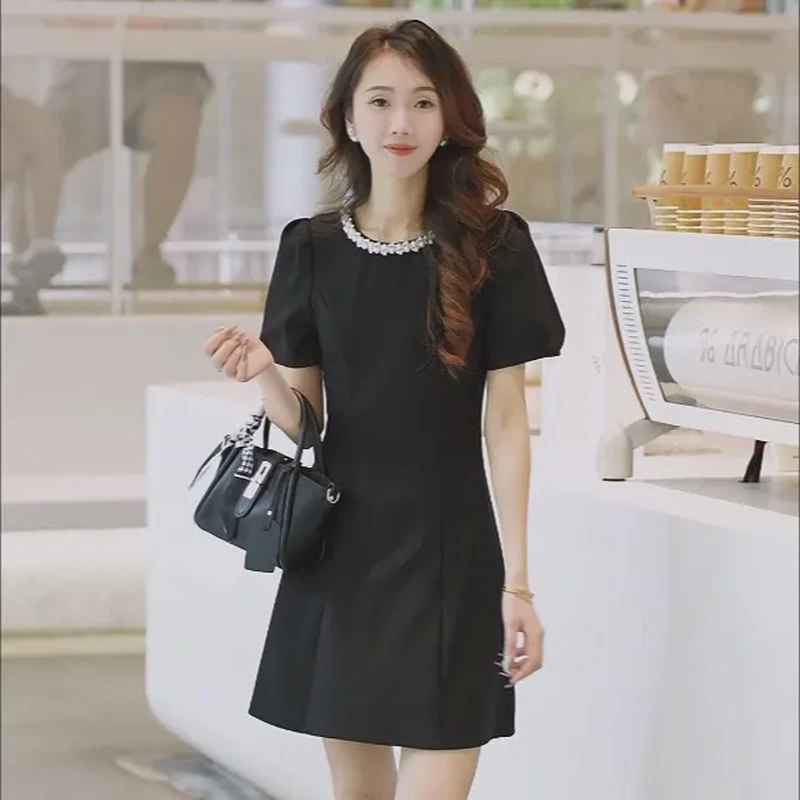 新款小香风珍珠洋气收腰钉珠连衣裙女夏高级感镶钻聚会小黑裙气质