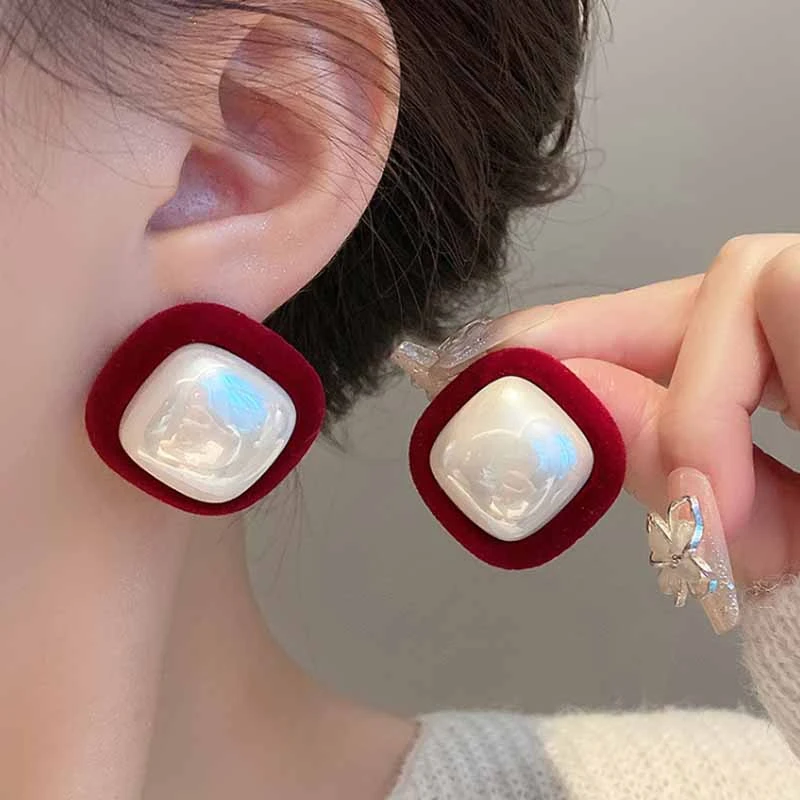 合金耳饰 法式复古秋冬新款植绒耳钉女银针夸张几何耳环轻奢耳饰