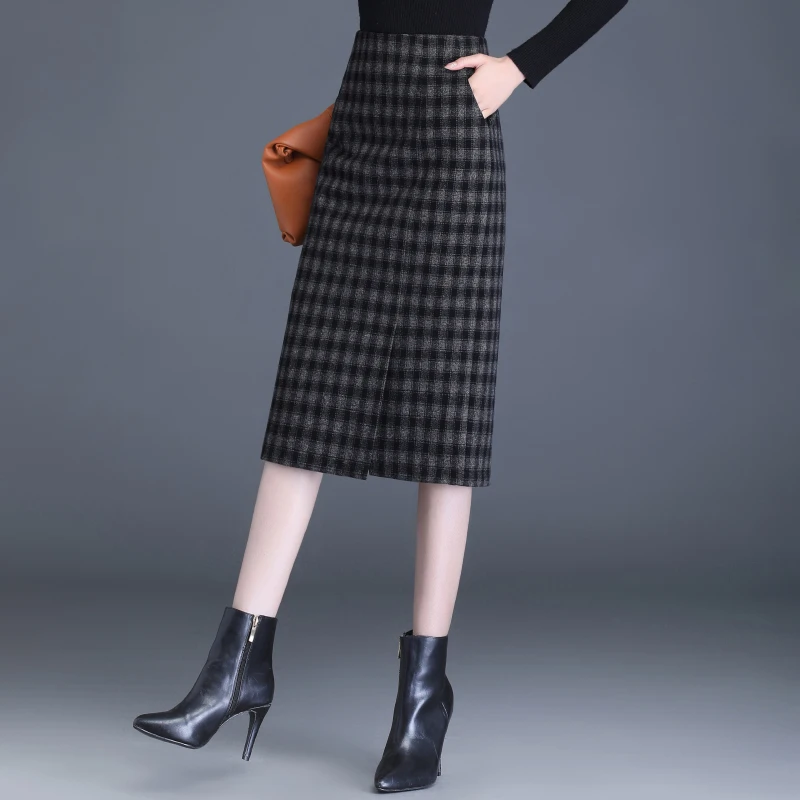 修身格纹毛呢包臀裙女秋冬2024新款高腰通勤半身裙中长一步裙冬裙