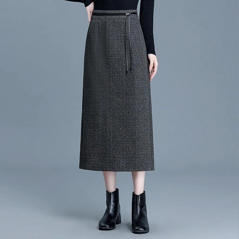 时尚通勤气质半身裙女秋冬2024新款高腰显瘦职业裙中长直筒包臀裙