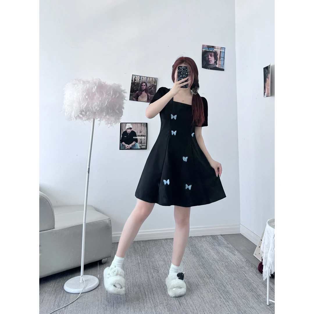 我是你的cc阿 夏蝶~赫本风遮肉蝴蝶高级感方领显瘦连衣裙