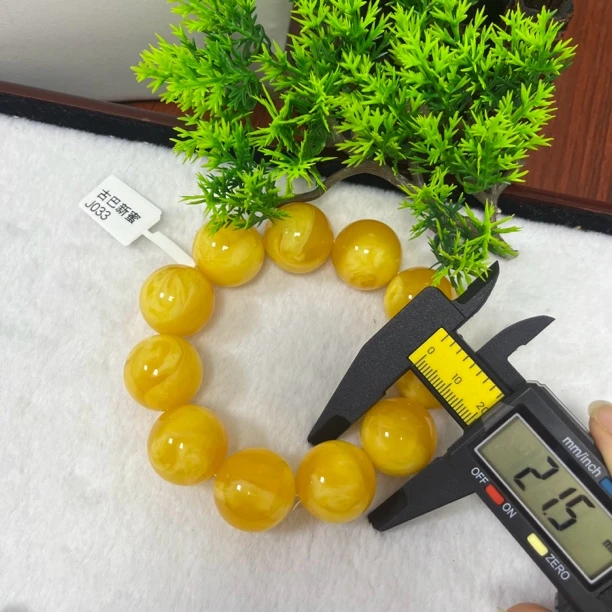 W026 藏族精工打磨百搭红带白手串21加