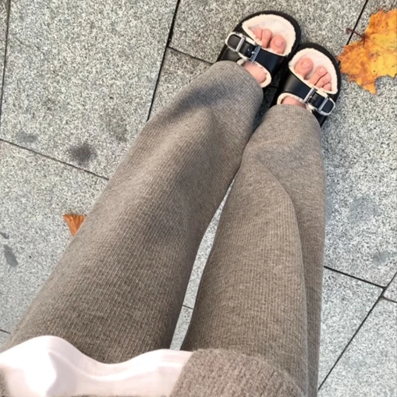 卡其色阔腿裤女春秋冬季2025新款垂感直筒窄版加绒针织休闲裤