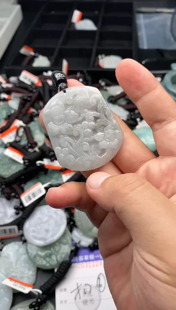 【闪购商品】翡翠颈饰未镶嵌天然翡翠 一物一图