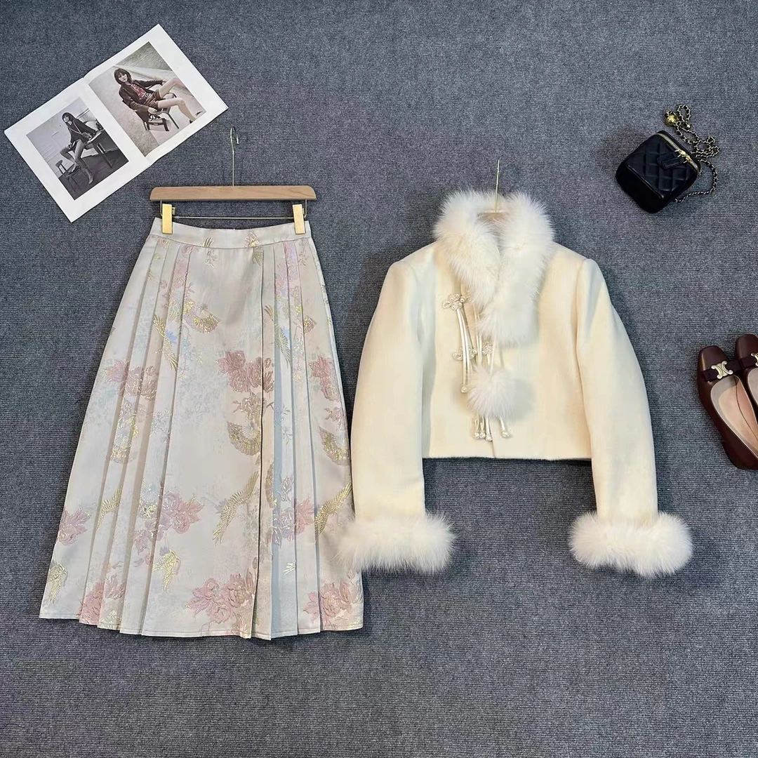 小香风羽羽套装女冬季高端国风中式短外套马面裙毛领三件套