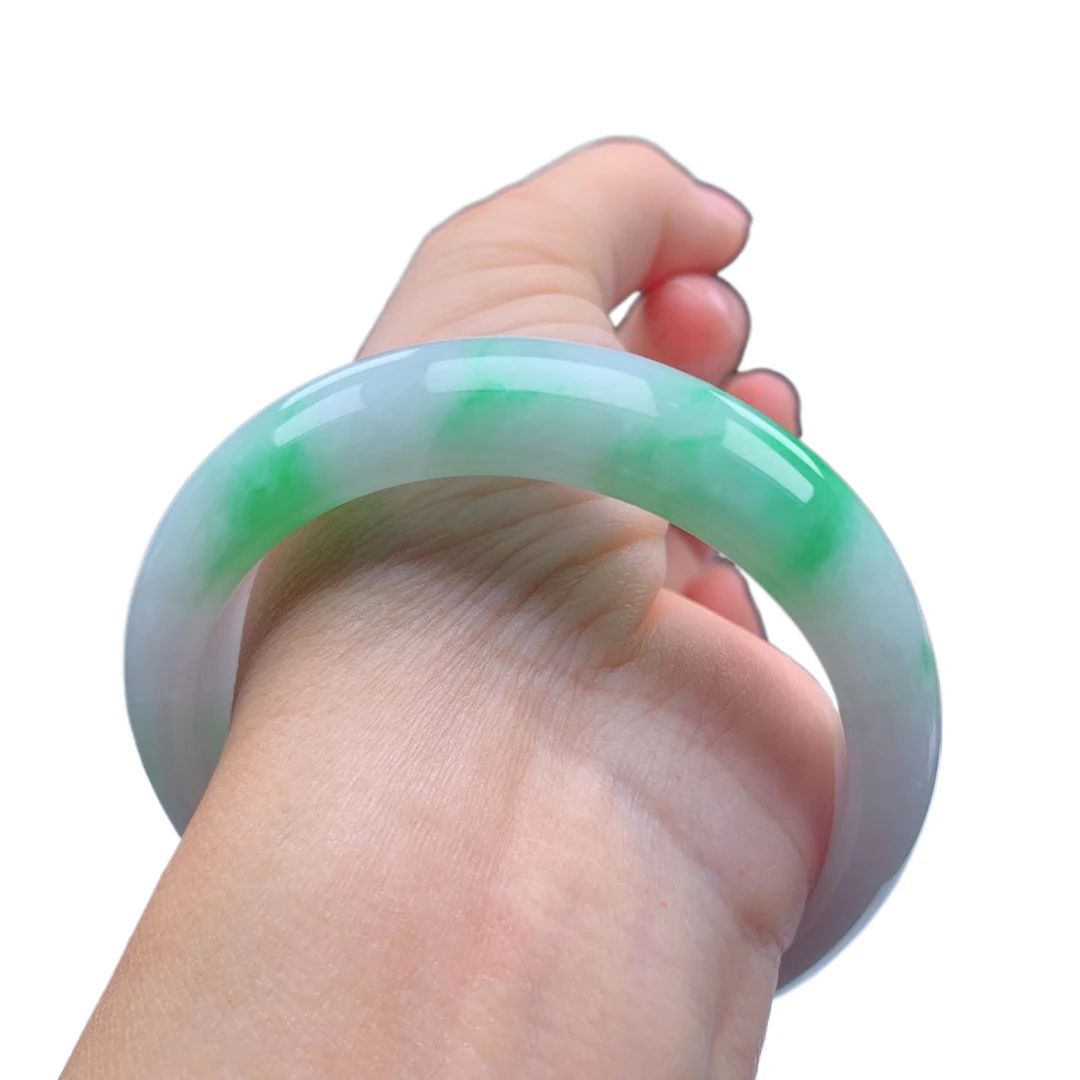 缅甸天然翡翠A货56圈口宽版细糯种白底青飘阳绿正翡翠直播001819