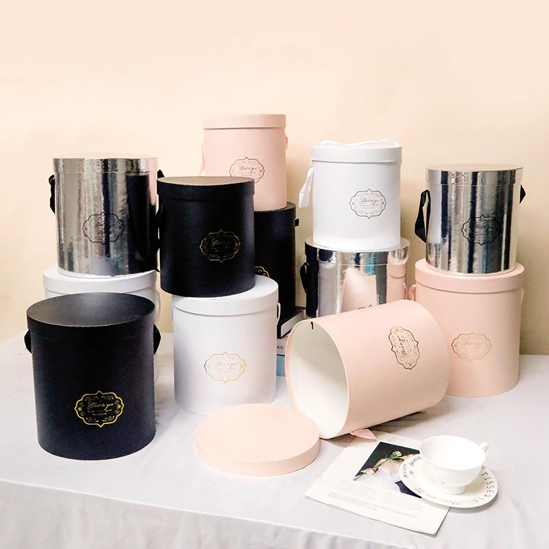 鲜花包装材料创意套三抱抱桶草莓熊花盒网红气球花束花桶礼盒