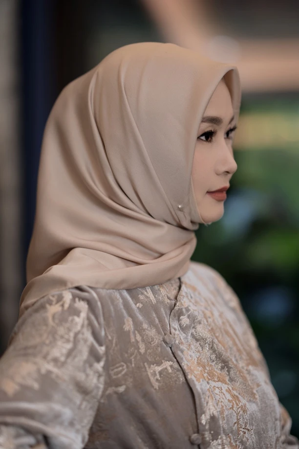 【嘉米拉】罗曼蒂克-永恒的浪漫系列纯色缎面方巾JML1219