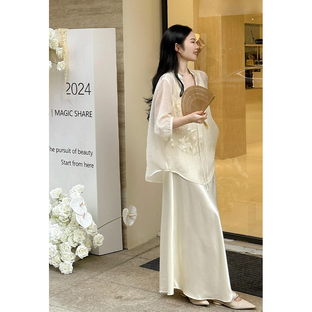 新中式国风女装今年流行的小众不撞款白色衬衫醋酸连衣裙套装秋装