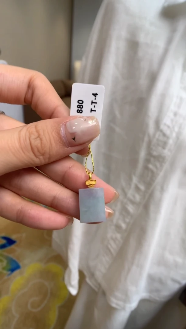 【闪购商品】翡翠颈饰18K金镶嵌无事牌