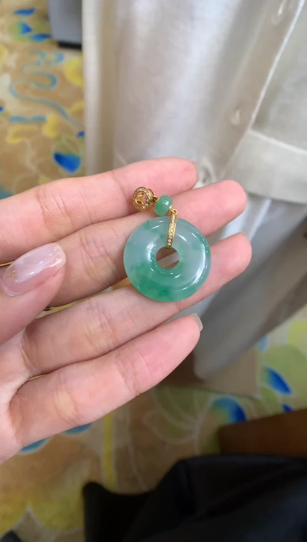 【闪购商品】翡翠颈饰18K金镶嵌甜甜圈