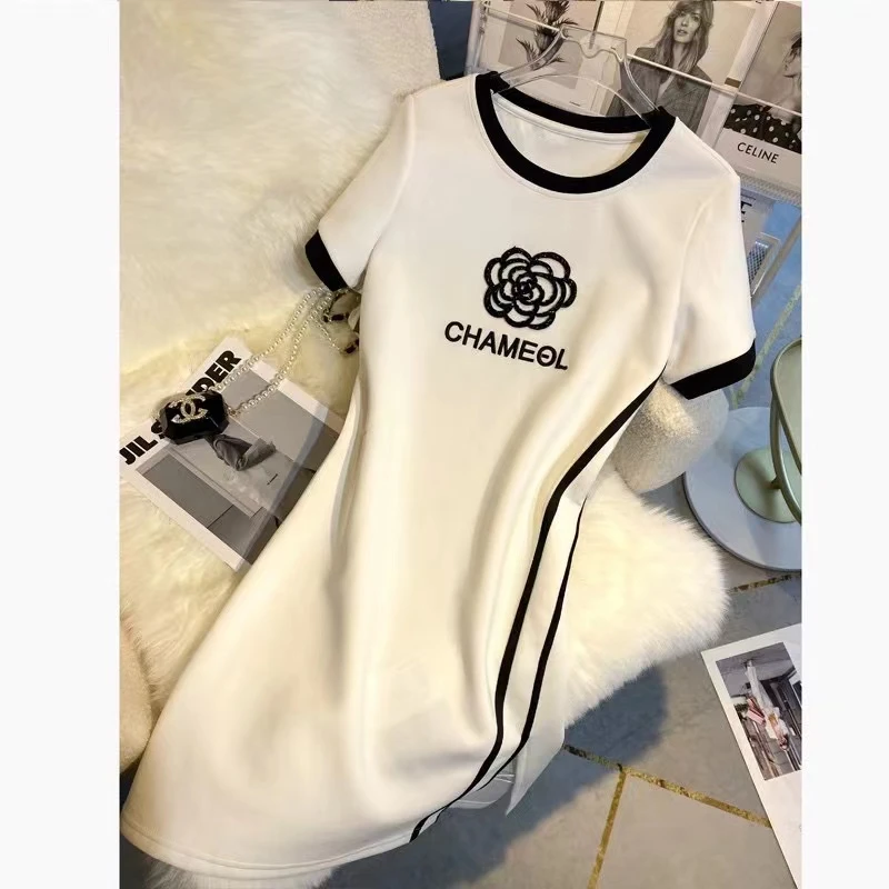 欧货重工T恤2023春夏新款中长款钉珠简约山茶花朵开叉白色连衣裙