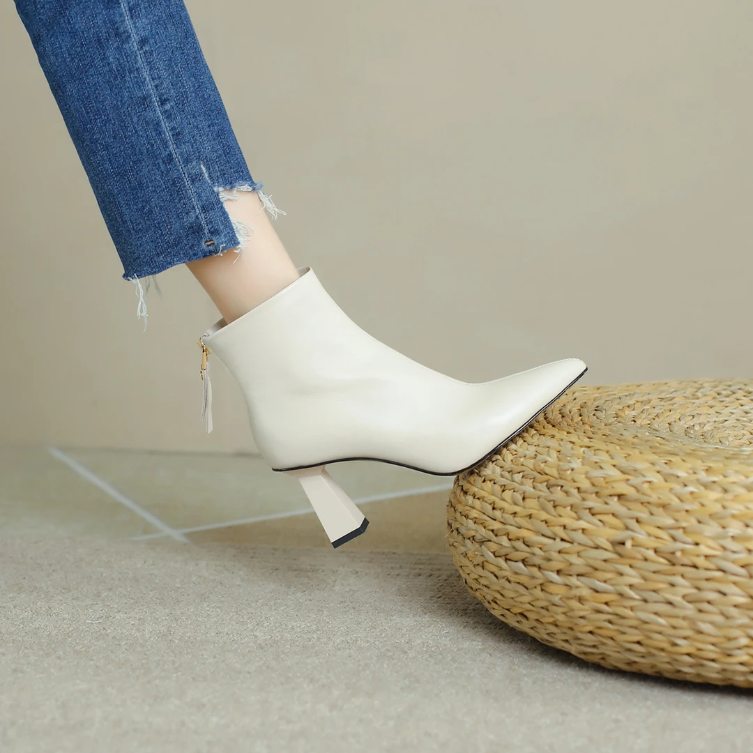 吴大叔新款时尚方跟靴子气质百搭真皮时装靴