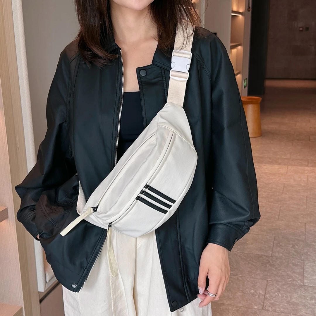 新款时尚家庭胸包女百搭大容量斜挎包爆款休闲运动潮流户外腰包