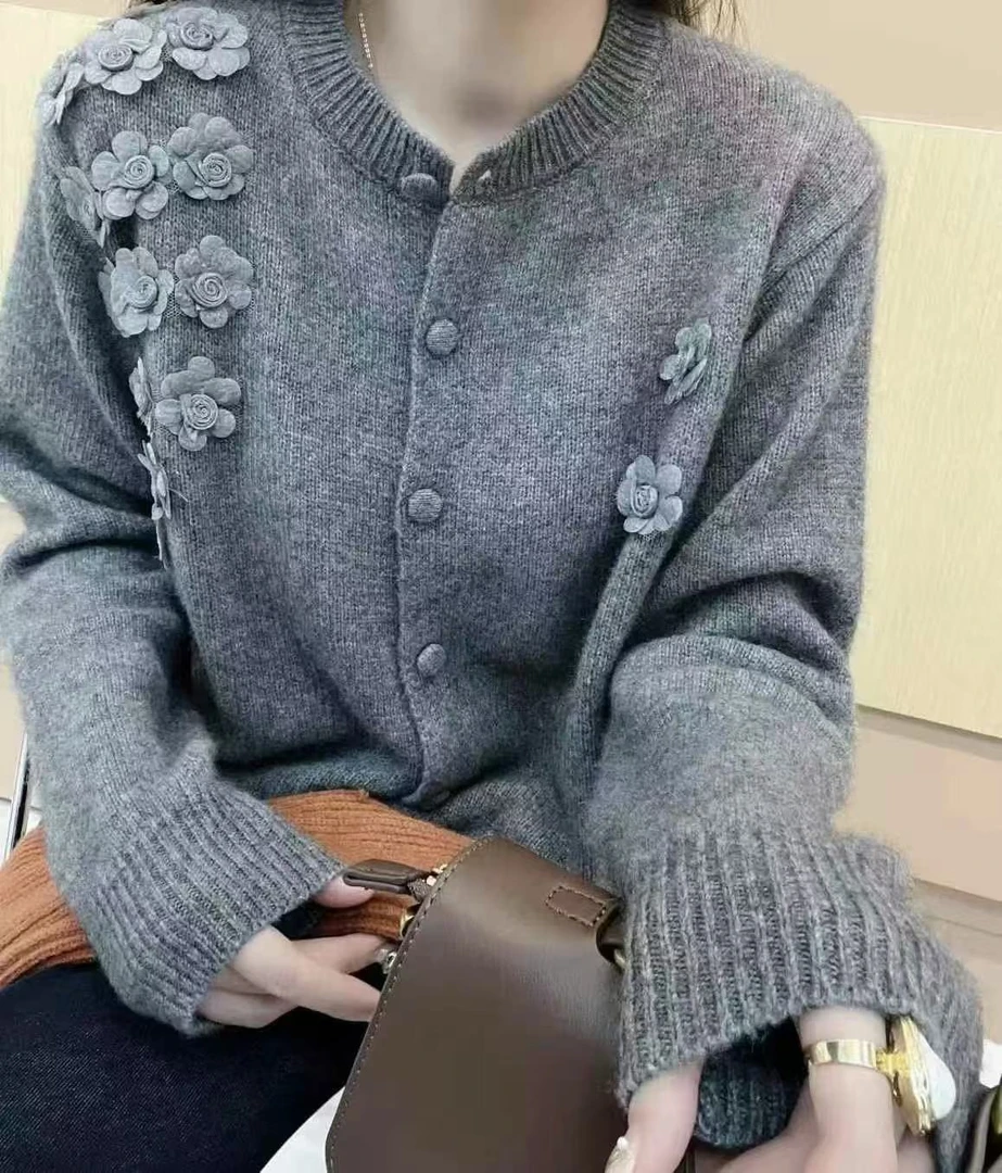 设计感重工立体花朵软糯保暖浣熊绒毛衣开衫女欧洲站年冬毛衣9801