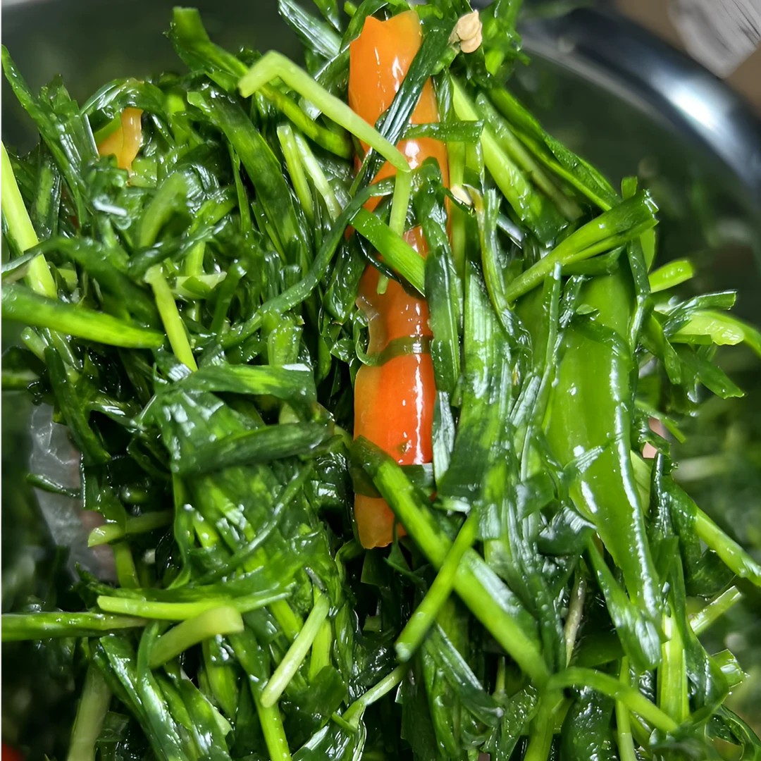 安徽农家辣椒腌韭菜好吃下饭菜咸菜红辣椒