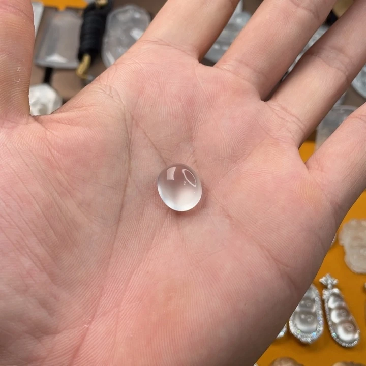 石英质玉蛋面戒指未镶嵌日**方
