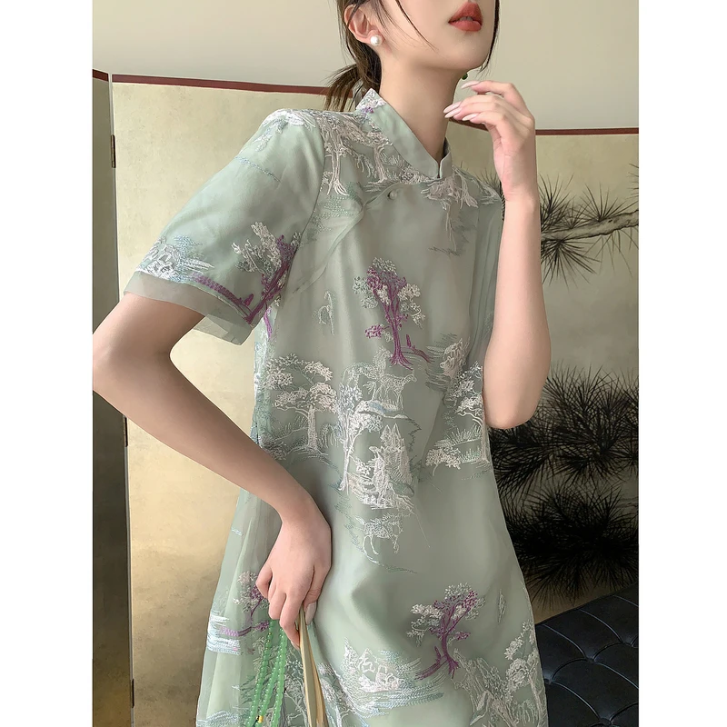 dme德·玛纳国风新中式半高领轻盈仿天丝绣花高阶直筒连衣裙女