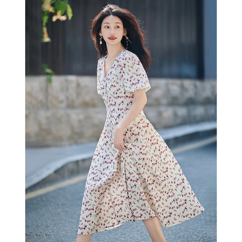 【新世纪优选】德·玛纳植物系法式V领泡泡袖伞裙碎花收腰印花连衣裙