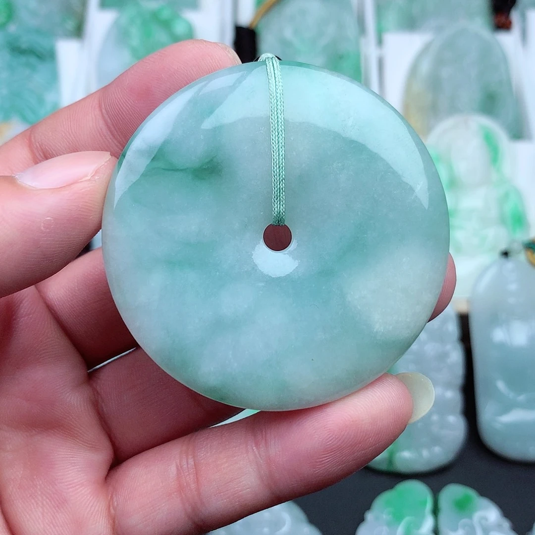 翡翠颈饰未镶嵌翡翠吊坠