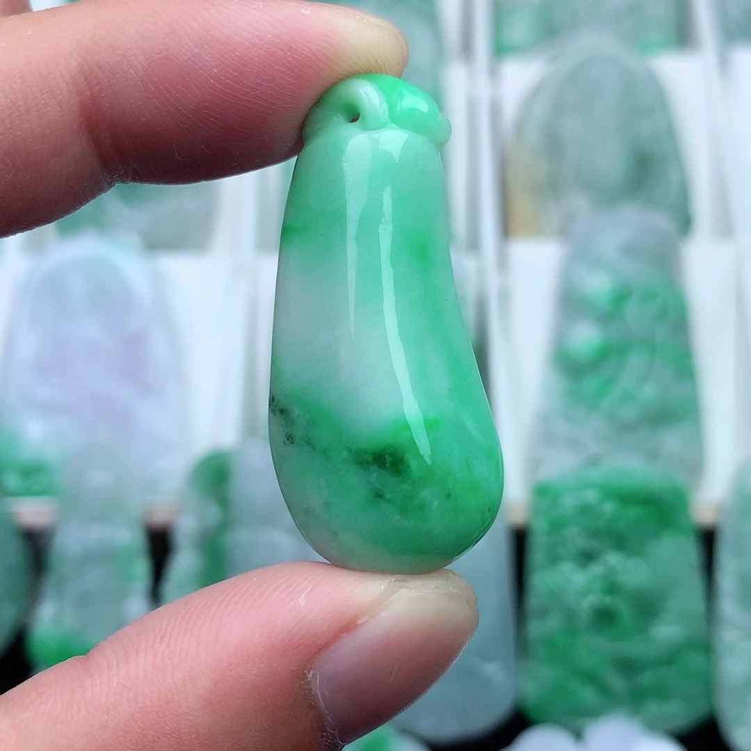 翡翠颈饰未镶嵌翡翠吊坠