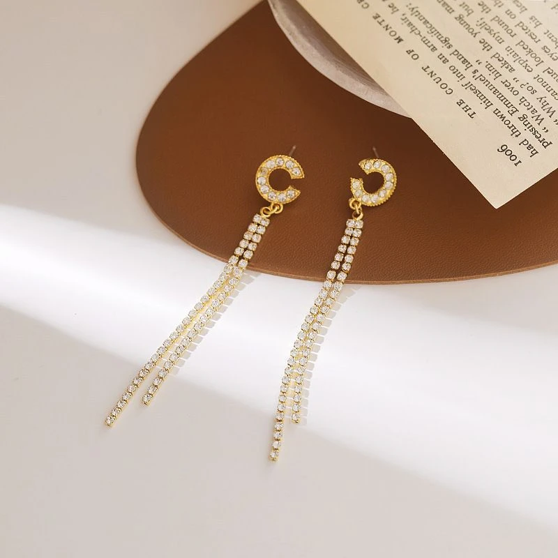 铜合金耳饰 韩国气质长款流苏字母网红显脸瘦耳坠2023