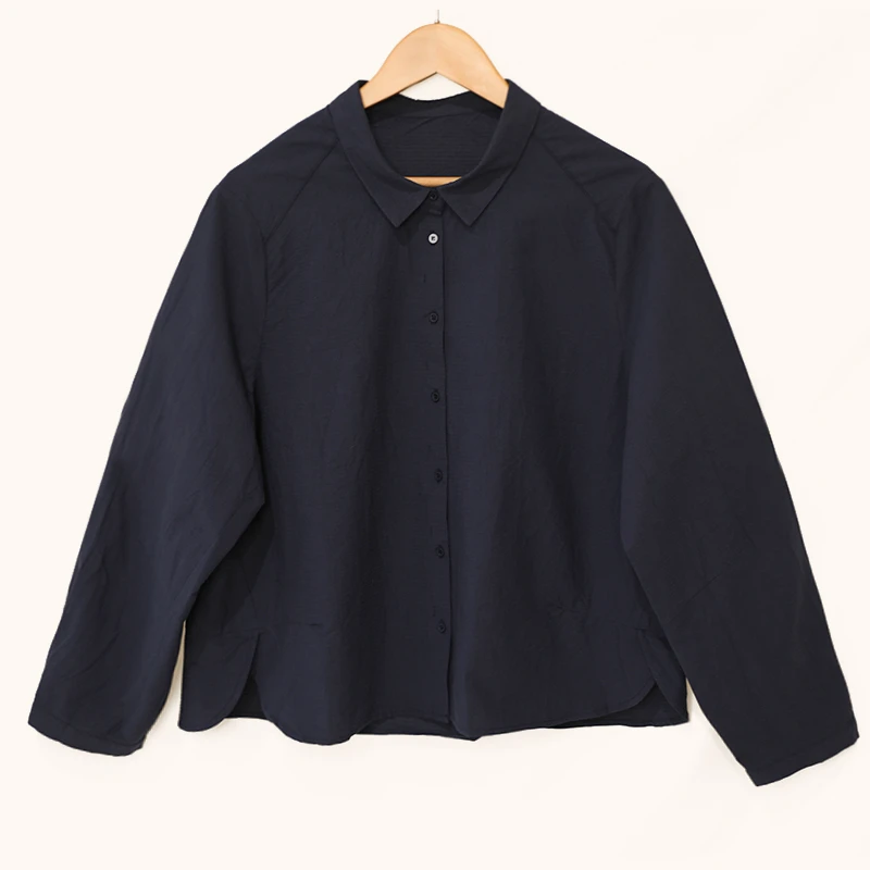 日系文艺纯色棉质衬衫女通勤宽松简约休闲基础款长袖翻领衬衣