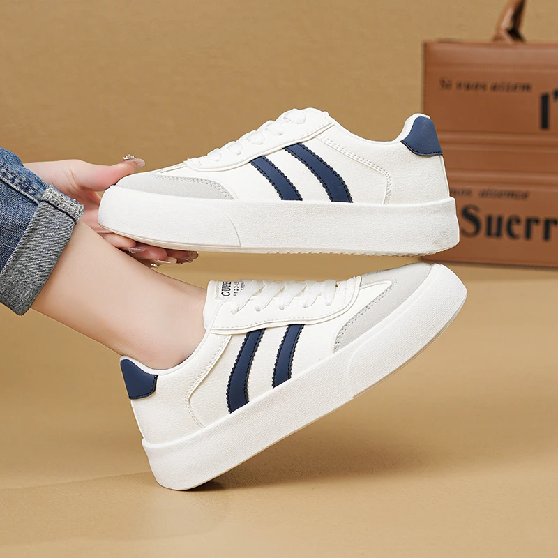 秋季女2025新款学生校鞋软底上班女鞋百搭休闲板鞋平底鞋子