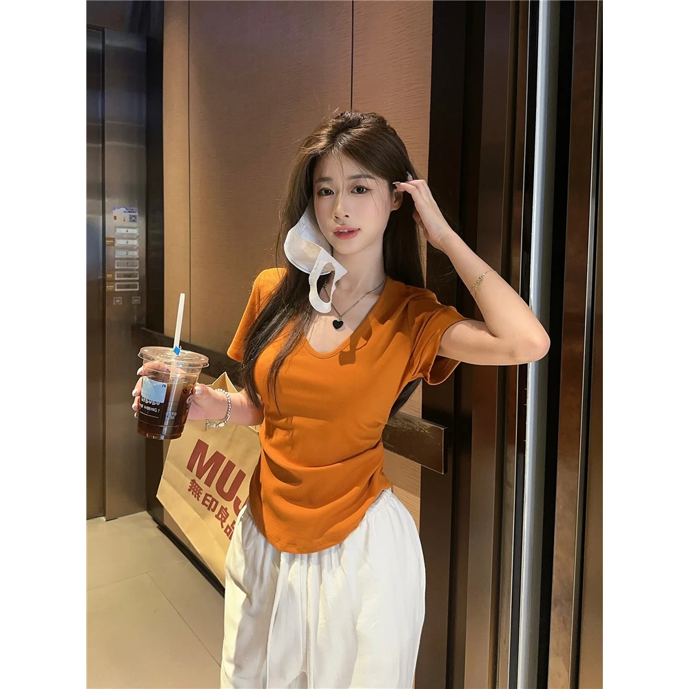 纯欲V领弧形下摆T恤女短袖夏季设计感甜辣妹掐腰褶皱显瘦正肩上衣