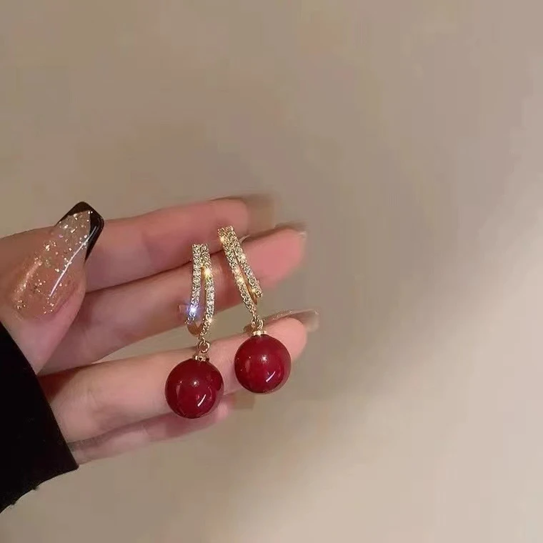 设计感红色珠珠耳环镶钻精致百搭耳钉高级感气质法式复古轻奢耳饰
