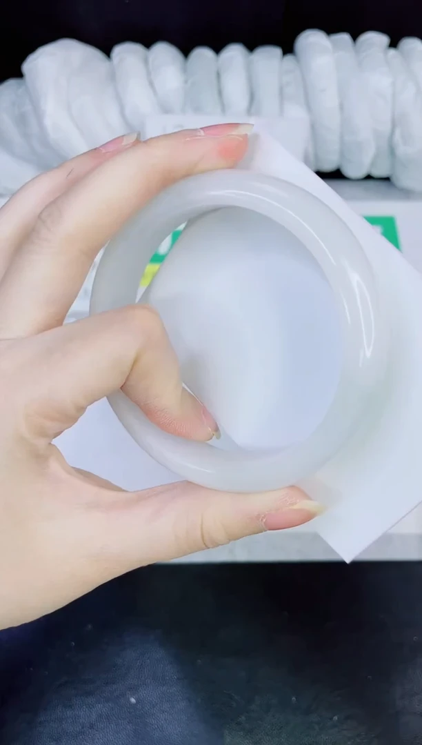 【闪购商品】石英质玉手镯未镶嵌A14-60