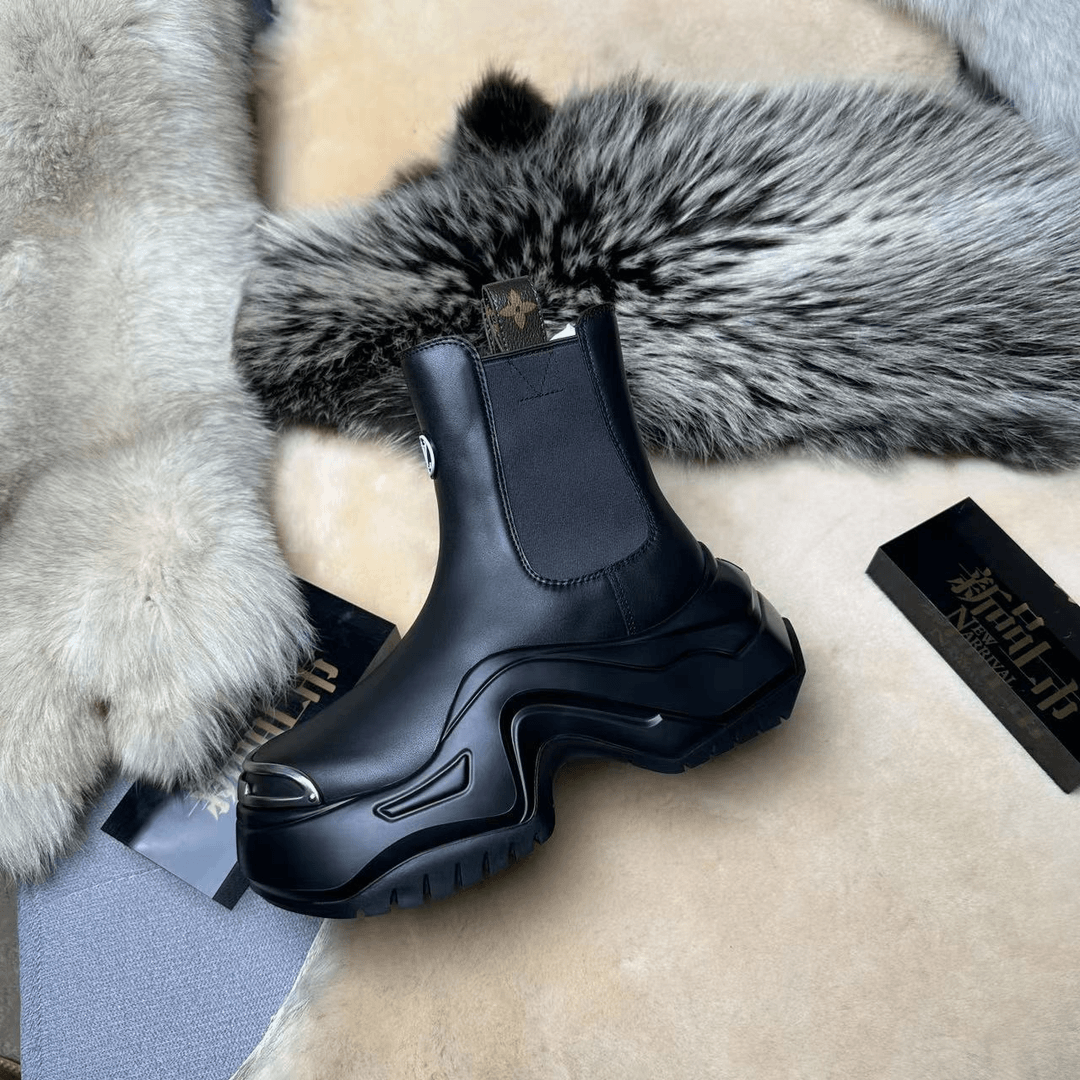 2023年秋冬新款靴子金属科技感厚底增高圆头切尔西靴牛皮套筒短靴