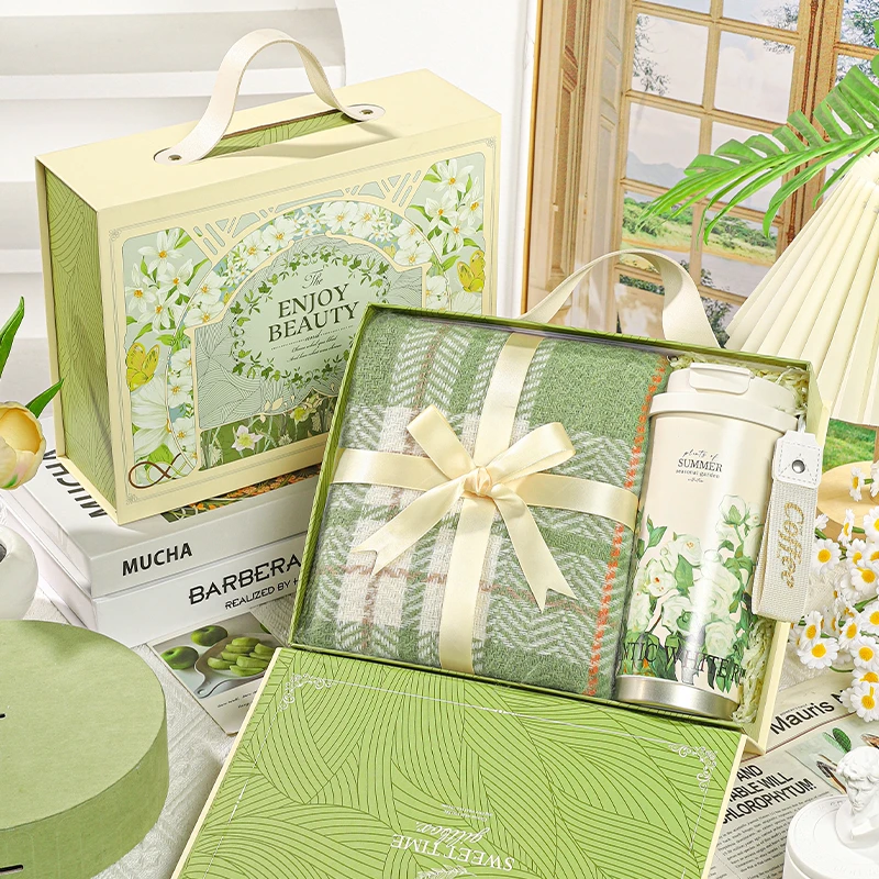 生日礼物女生闺蜜实用的高级感送女友送给女朋友冬季保暖围巾礼盒