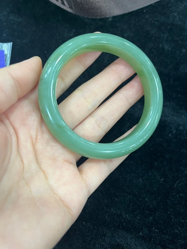 精品和田玉手镯专卖