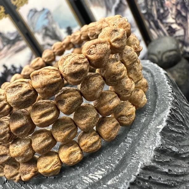 《卓灵出品》红油老树籽莲花多棱顺百香籽、尺寸7.5，油性皮质顶
