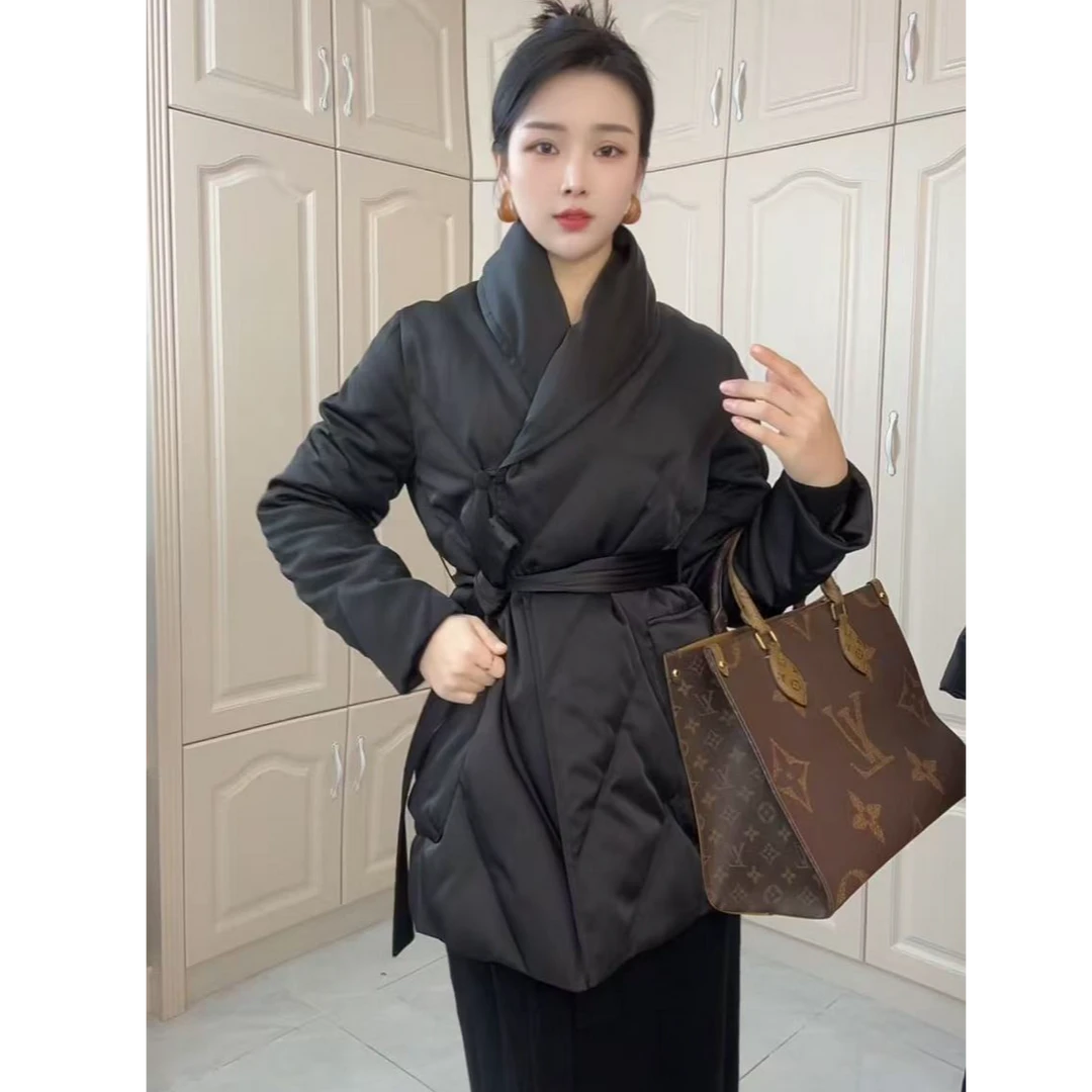 2024年冬季新款简约时尚气质收腰长袖保暖鹅绒服