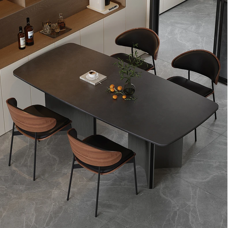 意式岩板餐桌椅2025新款吃饭桌现代长方形复古小户型家用极简餐桌