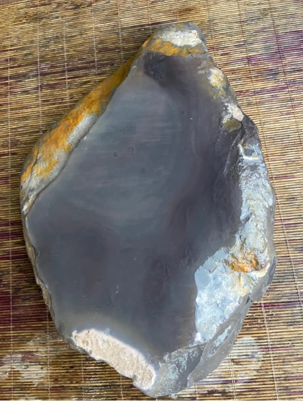 端砚之坑仔岩石料，起火捺，鱼脑冻，浮云白玫瑰紫胭脂红石皮
