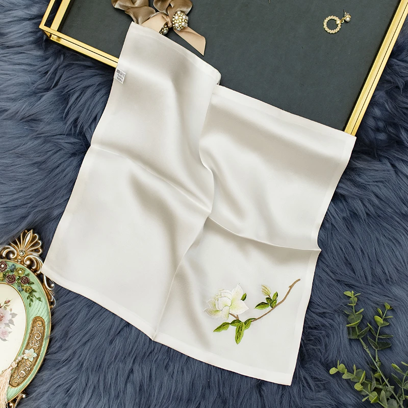 真丝桑蚕丝苏绣手帕刺绣小方巾中国风特色礼物伴手礼气质百搭