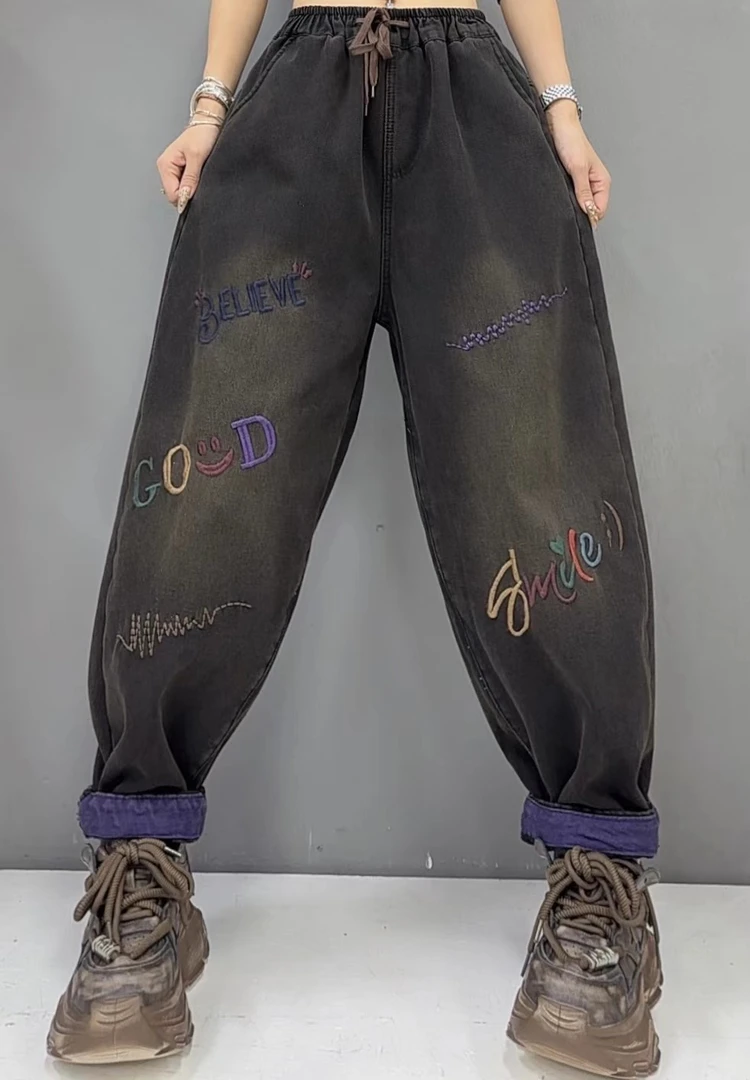 2024冬季加绒加厚英文字母新宽松时尚休闲松紧腰水洗哈伦裤牛仔裤