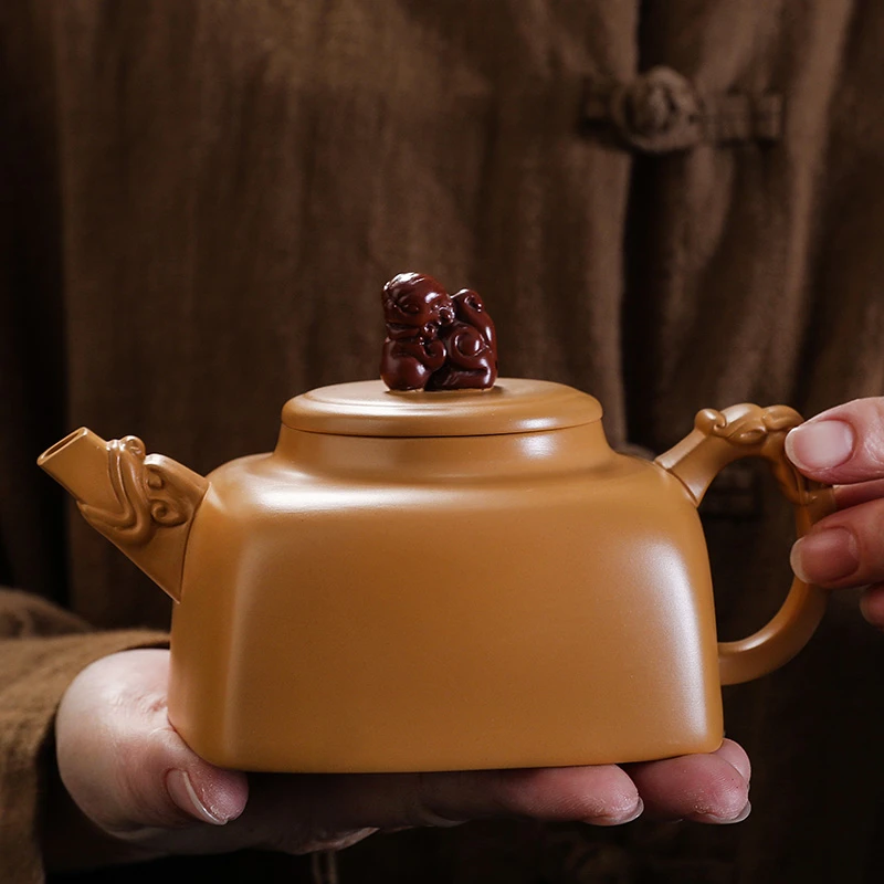 舒仲-黄金段泥四方龙壶-250毫升（吴成志）礼盒装