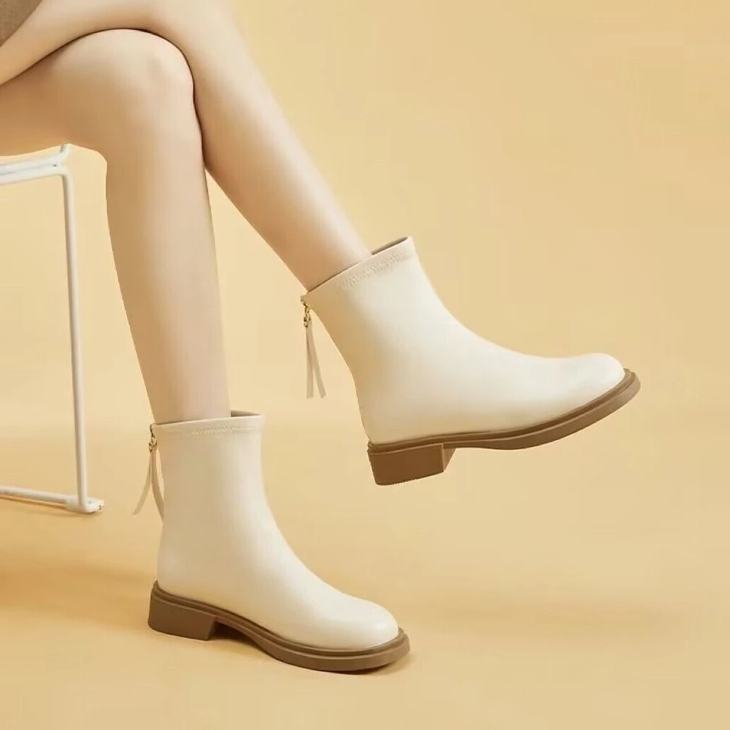 秋冬新款瘦瘦靴粗跟短筒靴时尚百搭英伦风靴子真皮软底中跟马丁靴