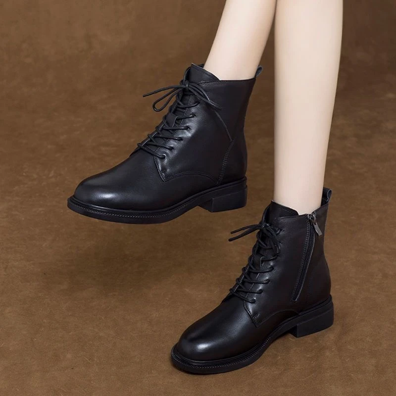 2025新款系带百搭黑色真皮短靴女软底低跟平底马丁靴女短筒英伦风
