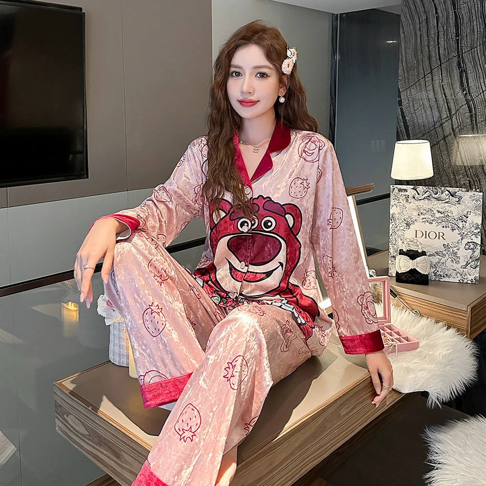草莓熊金丝绒睡衣女春秋季长袖可爱卡通秋冬宽松家居服套装可外穿