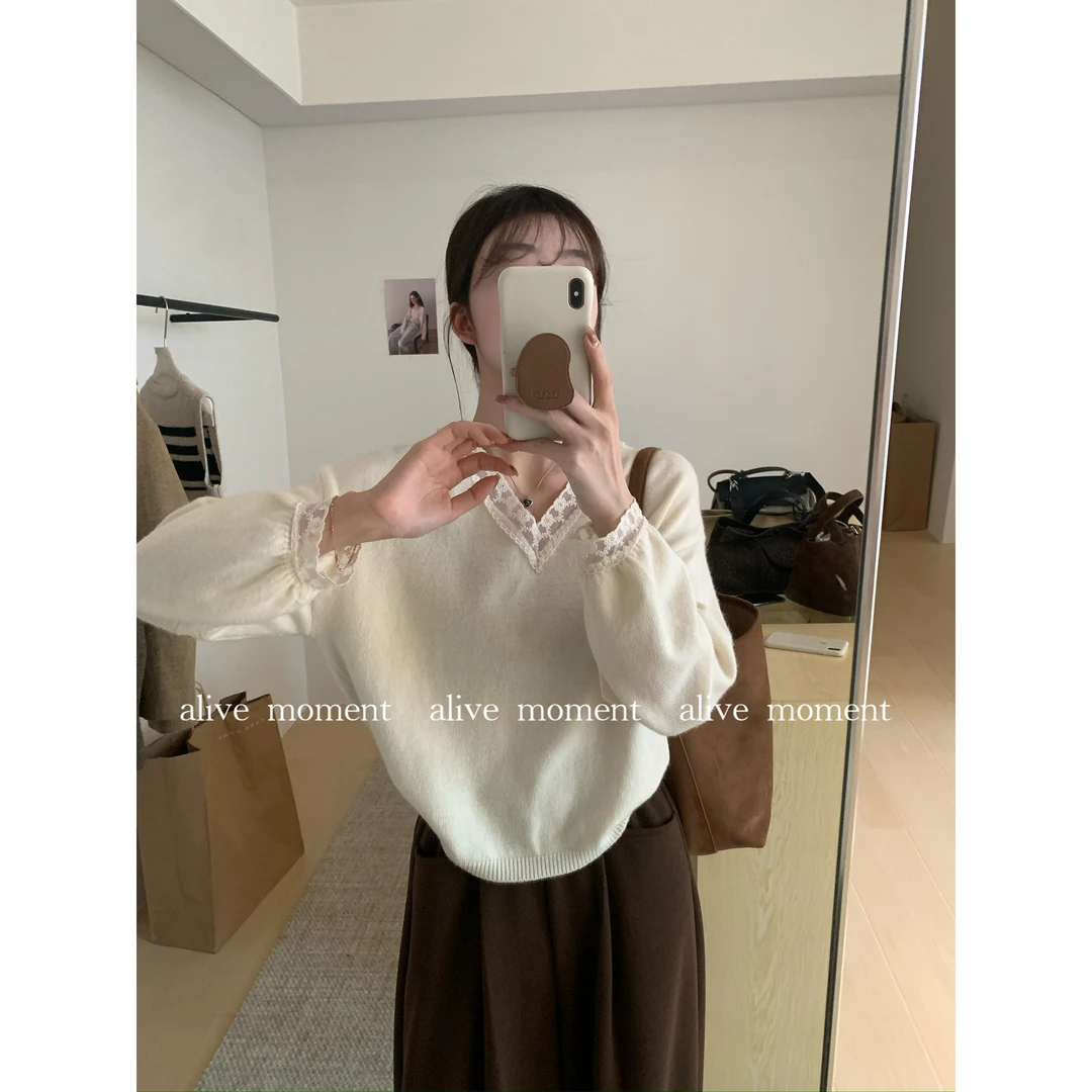J-5767#谁懂啊~这件V领蕾丝毛衣软软糯糯好百搭！！